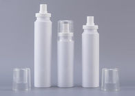 Άσπρα καλλυντικά πλαστικά συσκευάζοντας μπουκάλια χρώματος με την αντλία ψεκαστήρων
