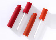 Το κόκκινο κενό χείλι χρώματος 5ml μεταλλινών σχολιάζει τη μορφή κυλίνδρων εμπορευματοκιβωτίων εύκολη να φέρει